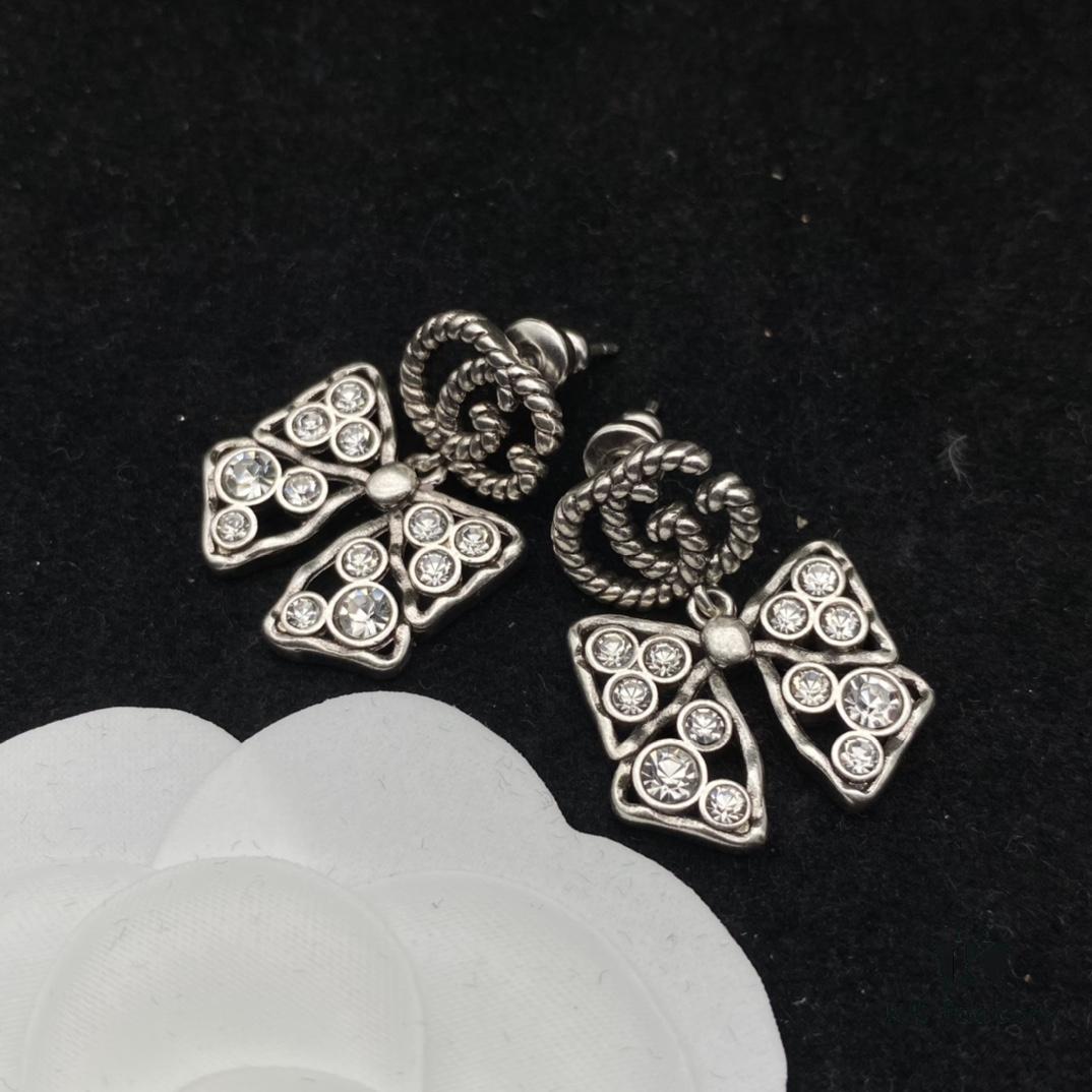 692ff2ff99f2d84055c8da75 Gucci Double G Bow Diamond-Paved Elegant Stud Earrings 💚