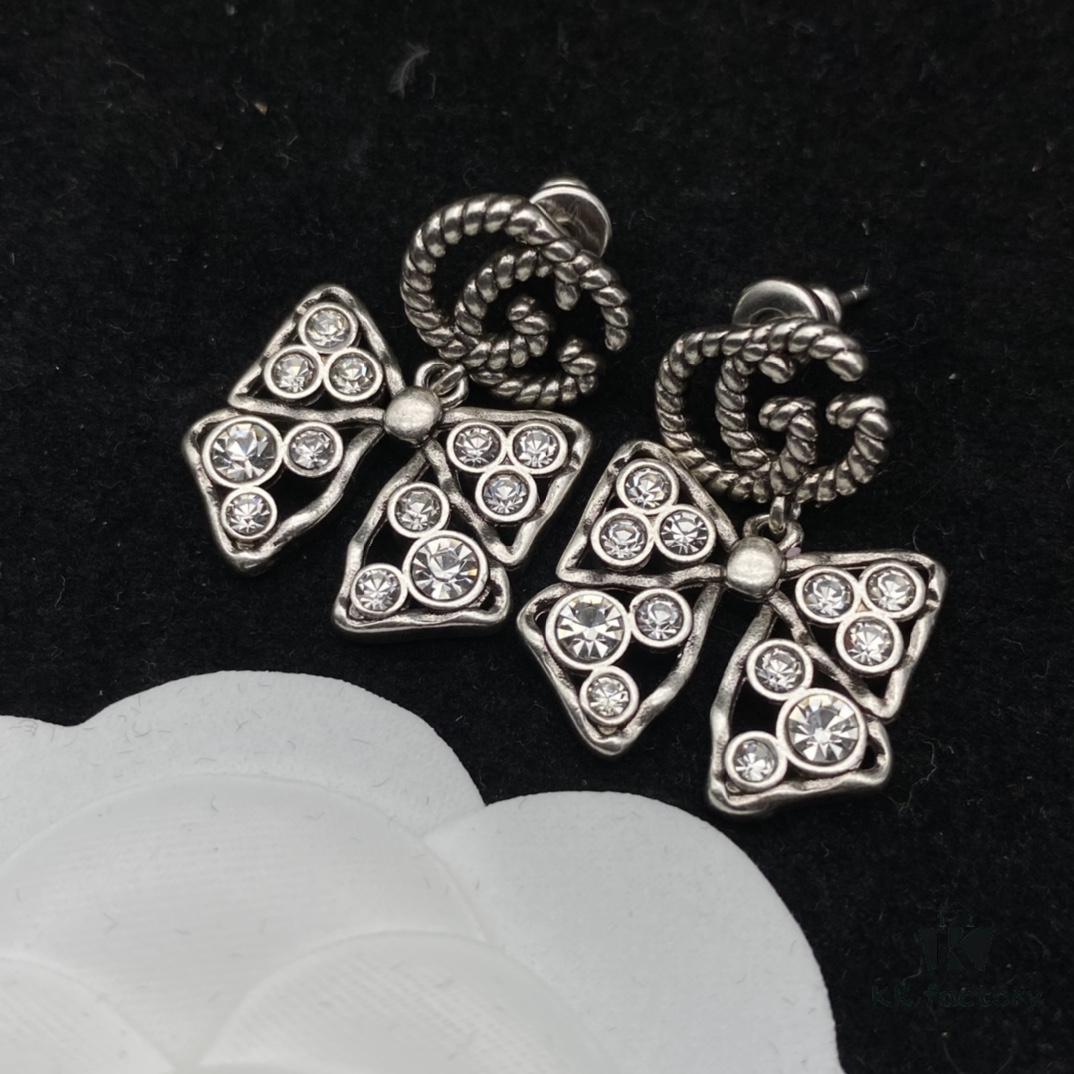 692ff30099f2d84055c8da77 Gucci Double G Bow Diamond-Paved Elegant Stud Earrings 💚