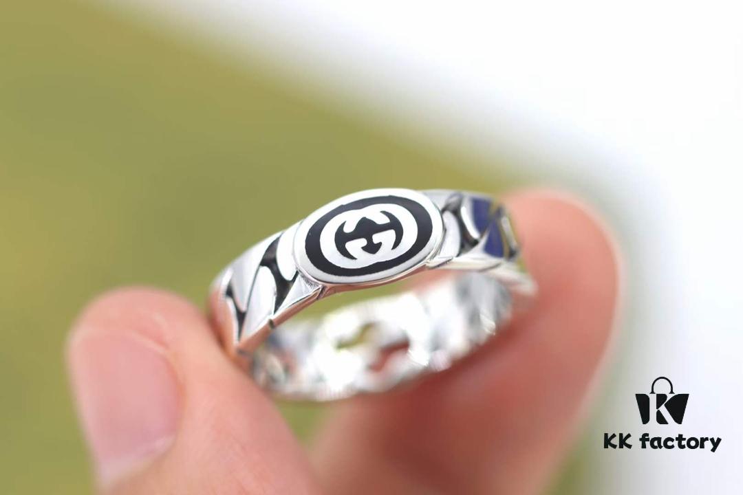 New Arrival💗 Gucci Interlocking Wide Black Enamel Double G Ring in Sterling Silver. 5351120