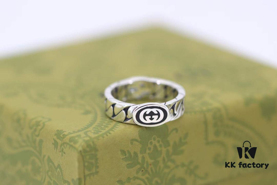 New Arrival💗 Gucci Interlocking Wide Black Enamel Double G Ring in Sterling Silver. 5351120