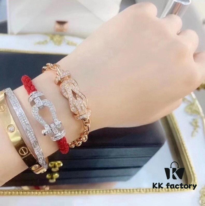 New Release ❤️ Hot 🔥 Fred Large Figure-8 Clasp Bracelet 👉🏻 Luxury Fashion Exquisite 💠⭐️ High-End Custom Pure Silver Thickened 18K Gold Plated Electroplating Fine Micro-Pave Must-Have Item for Influencers and Fashion Enthusiasts Platinum Rose Gold Yellow Gold 5368100