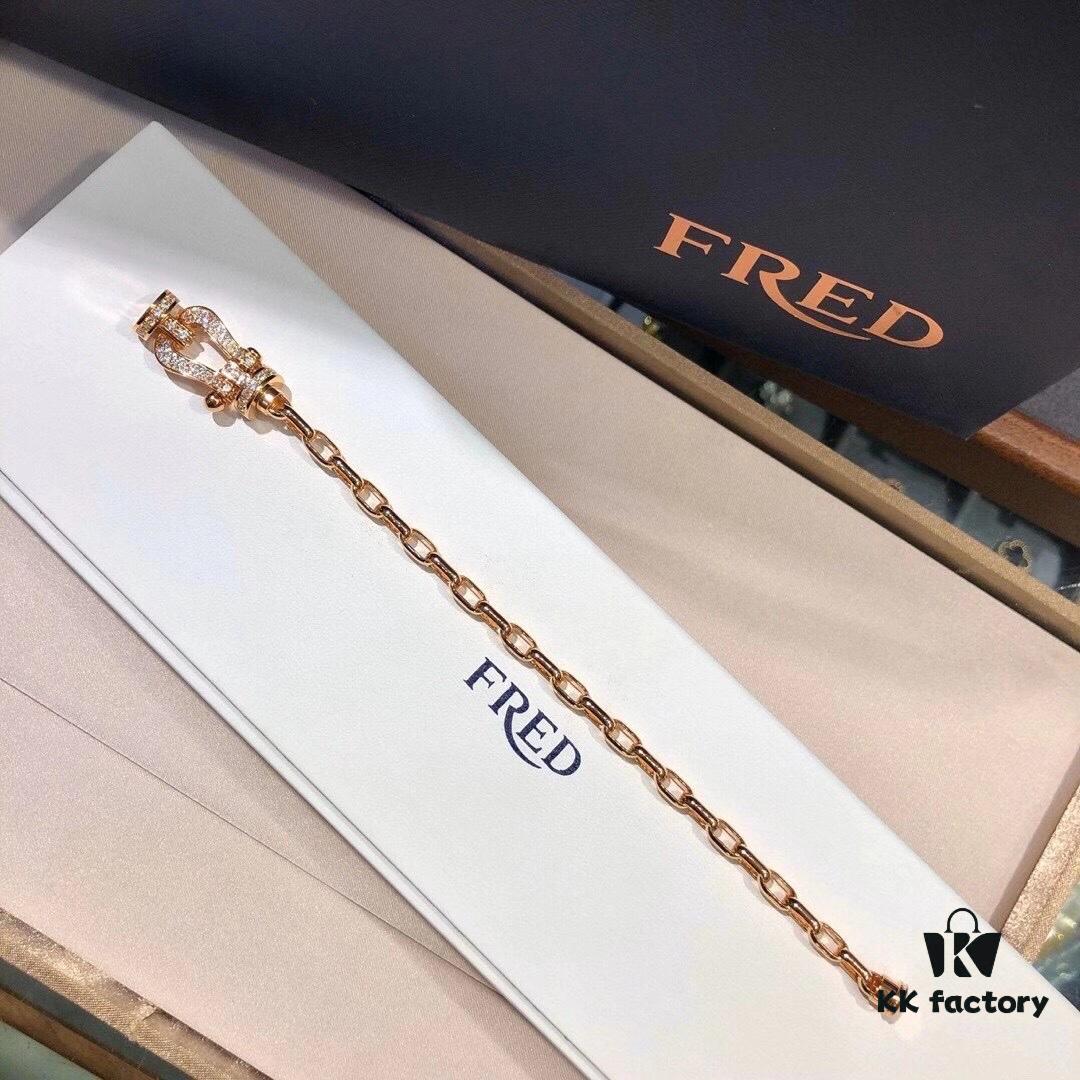 692ff34099f2d84055c8daef Fred FRED France FORCE10 Series Diamond-Studded Horseshoe Clasp Chain Bracelet – Large Size