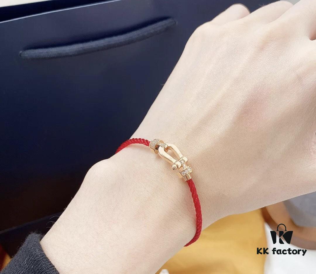 692ff37f99f2d84055c8db4f Horsehoof Red String Bracelet