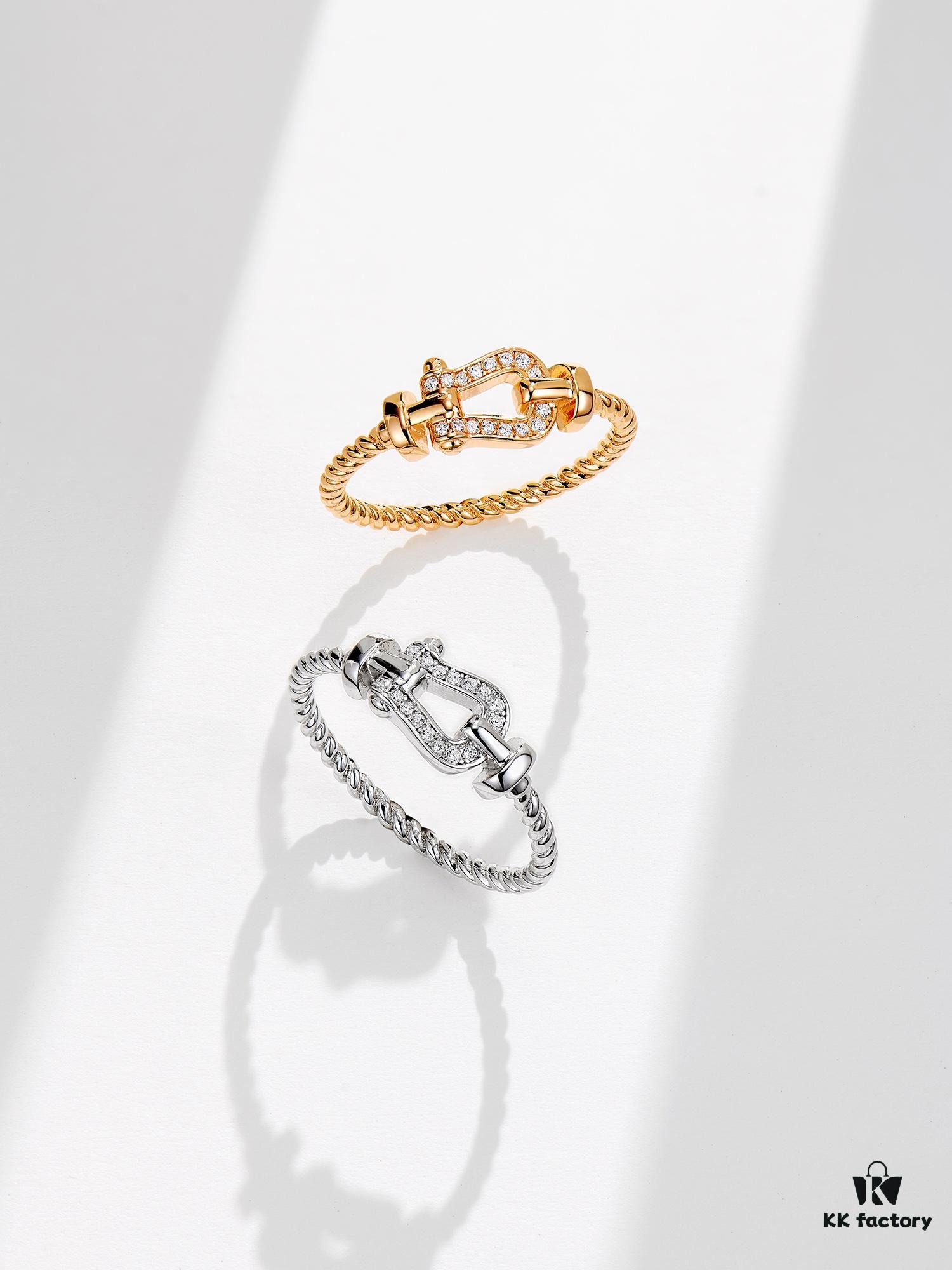 Exquisitely Compact Horsebit Ring