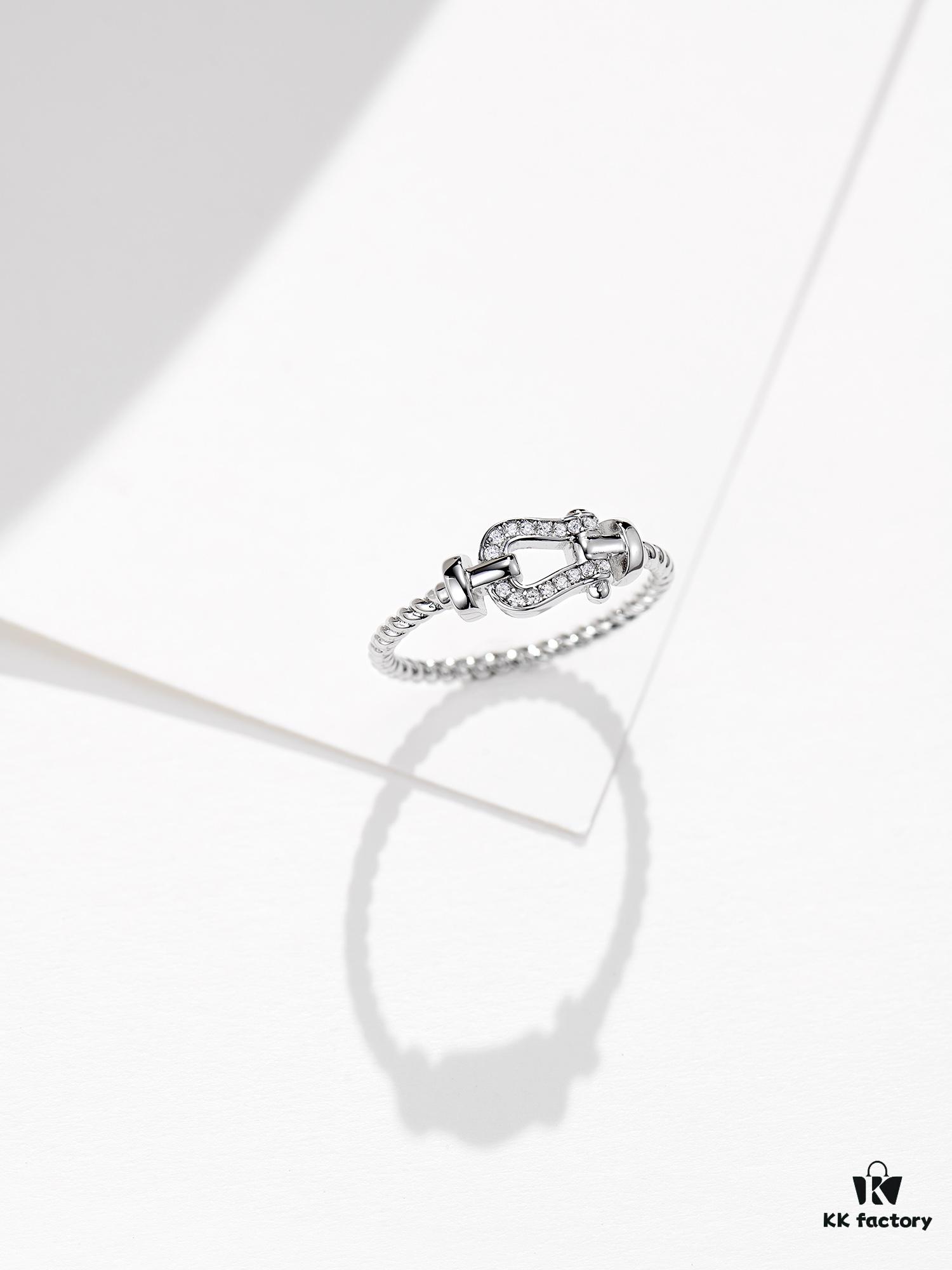 Exquisitely Compact Horsebit Ring