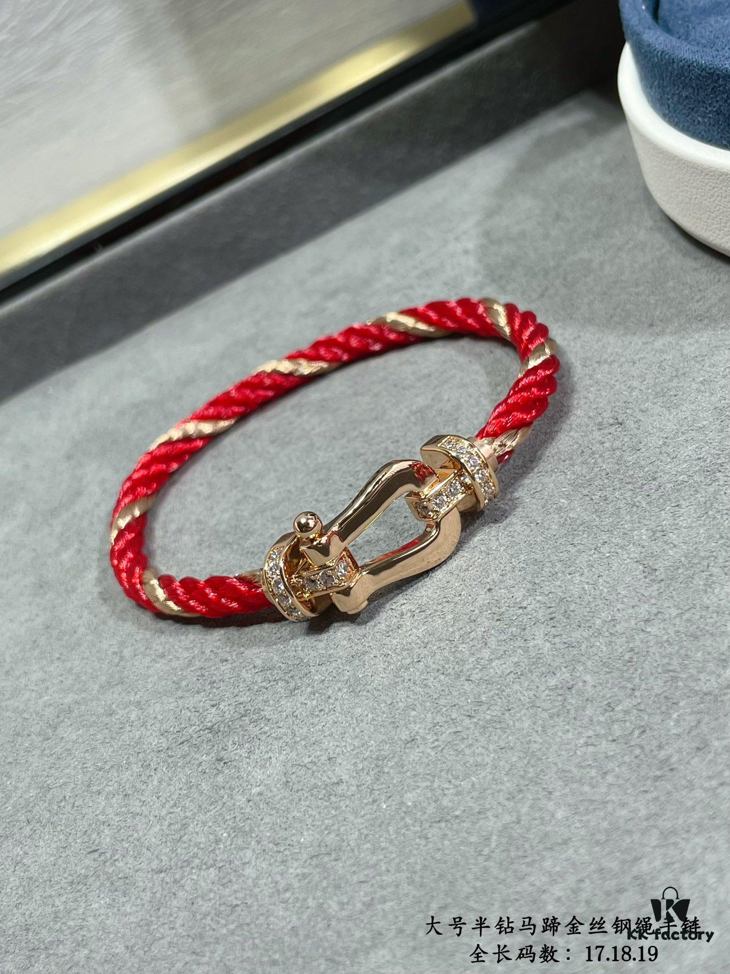 692ff41f99f2d84055c8dc48 New Release! Fred Large Half-Diamond Horseshoe Gold-Plated Steel Cable Bracelet – High-End Fashion, Exquisite Craftsmanship