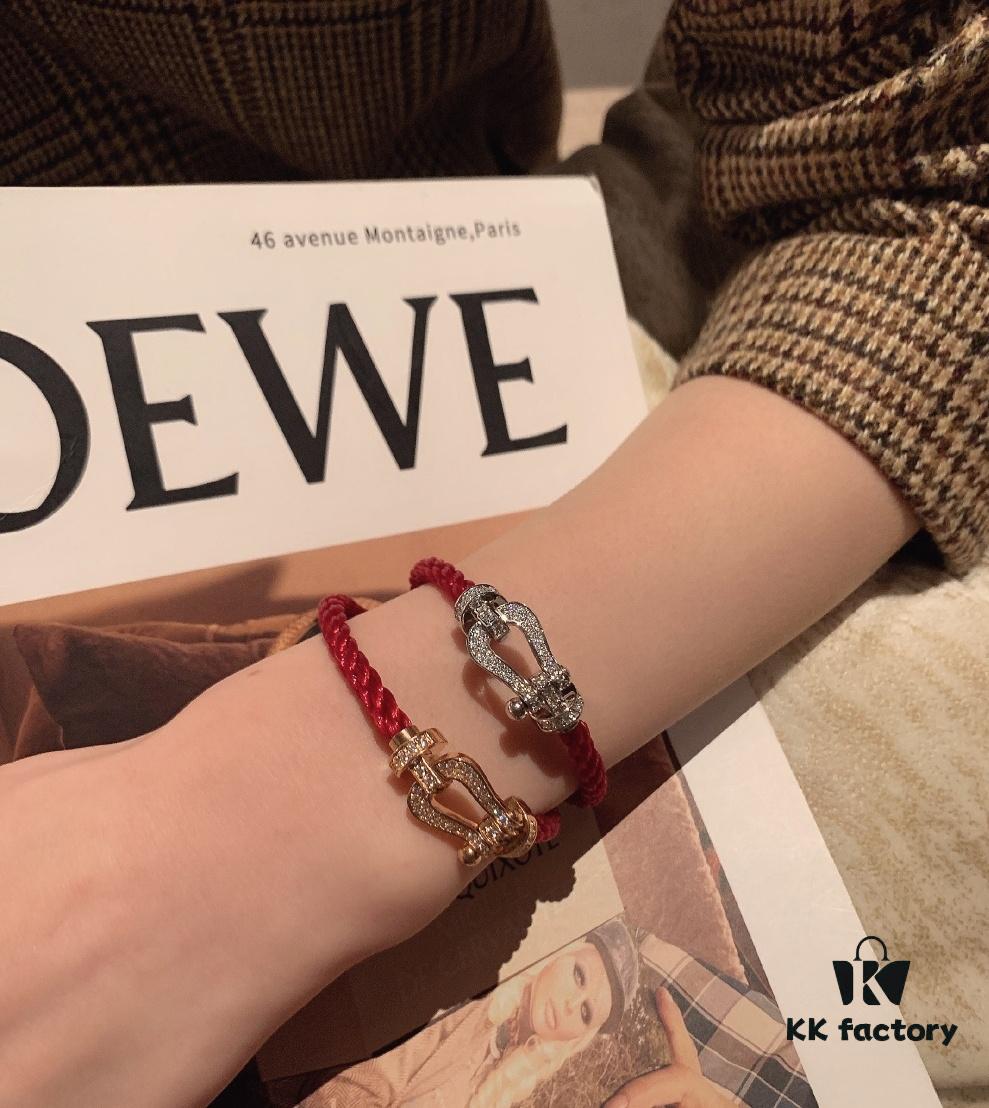 Fred - Horseshoe Red Bracelet Wearing Reference