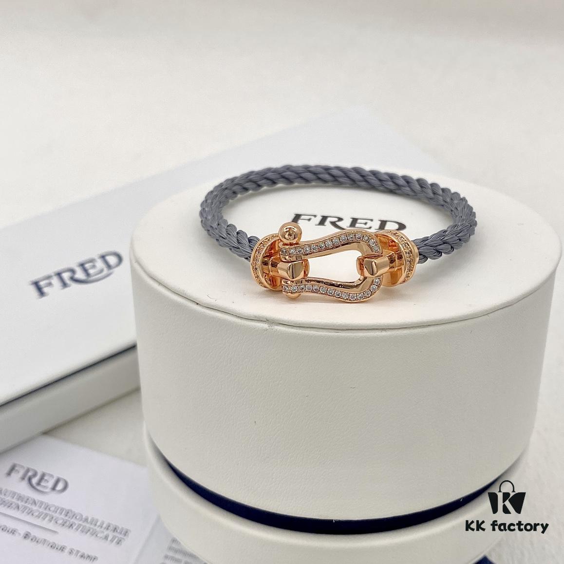 692ff58199f2d84055c8de1f FRED Force 10 Large Half-Paved Diamond Bracelet