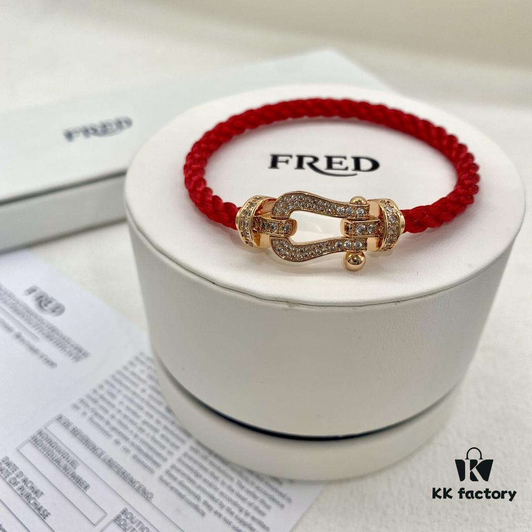 692ff5c199f2d84055c8dea4 Red Energy Nurtures, Activating Good Luck Mode – Red Bracelet with Fully Encrusted Diamond Horsehoof Clasp, Elegant and Skin-Brightening