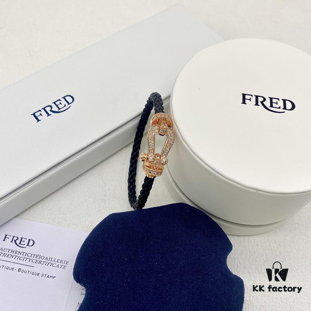 692ff5cb99f2d84055c8deb9 Low-key and stylish with a sophisticated vibe – unisex bracelet that exudes cool elegance