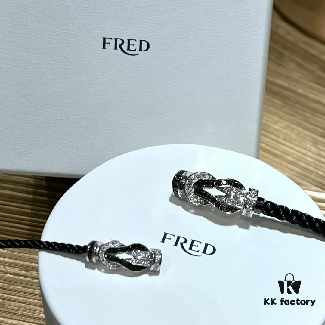 692ff65a99f2d84055c8df5c Exquisite Panda Couple Bracelets with Black and White Design