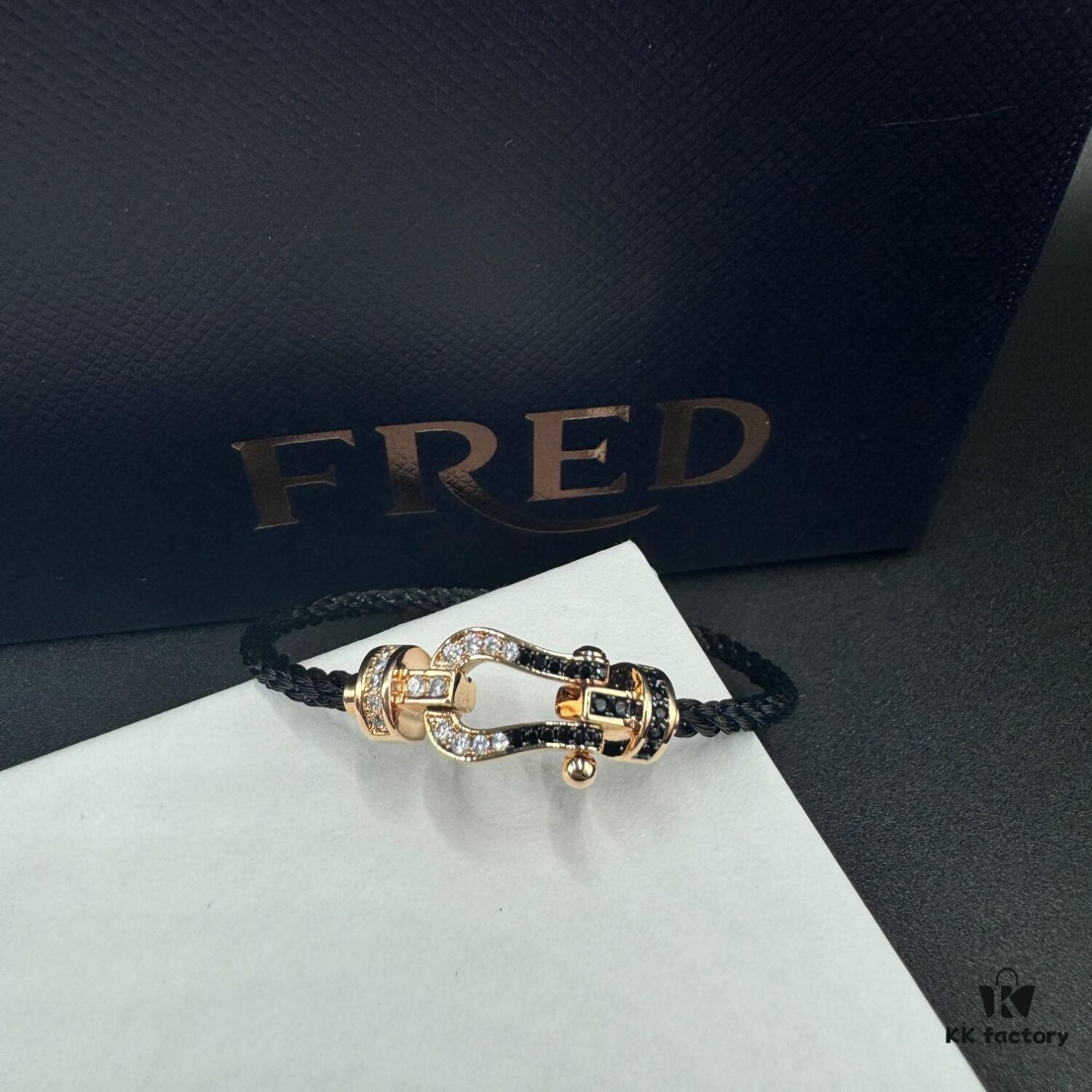 692ff67e99f2d84055c8df88 FRED Force 10 Bracelet in Rose Gold with Black and White Gemstones, Medium Size, Steel Cable Design