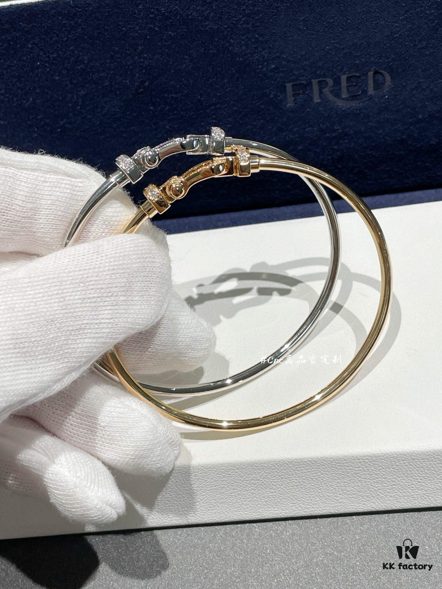692ff6d199f2d84055c8dfef FRE*D Full Diamond Horseshoe Buckle Rigid Tube Bracelet, CNC Precision Carved, Lightweight Hollow Design, Rose Gold & White Gold In Stock, Hand-Set Diamonds with ZP-Aligned Drill Settings and Logo Anti-Counterfeit Markings, 2cm Small Size
