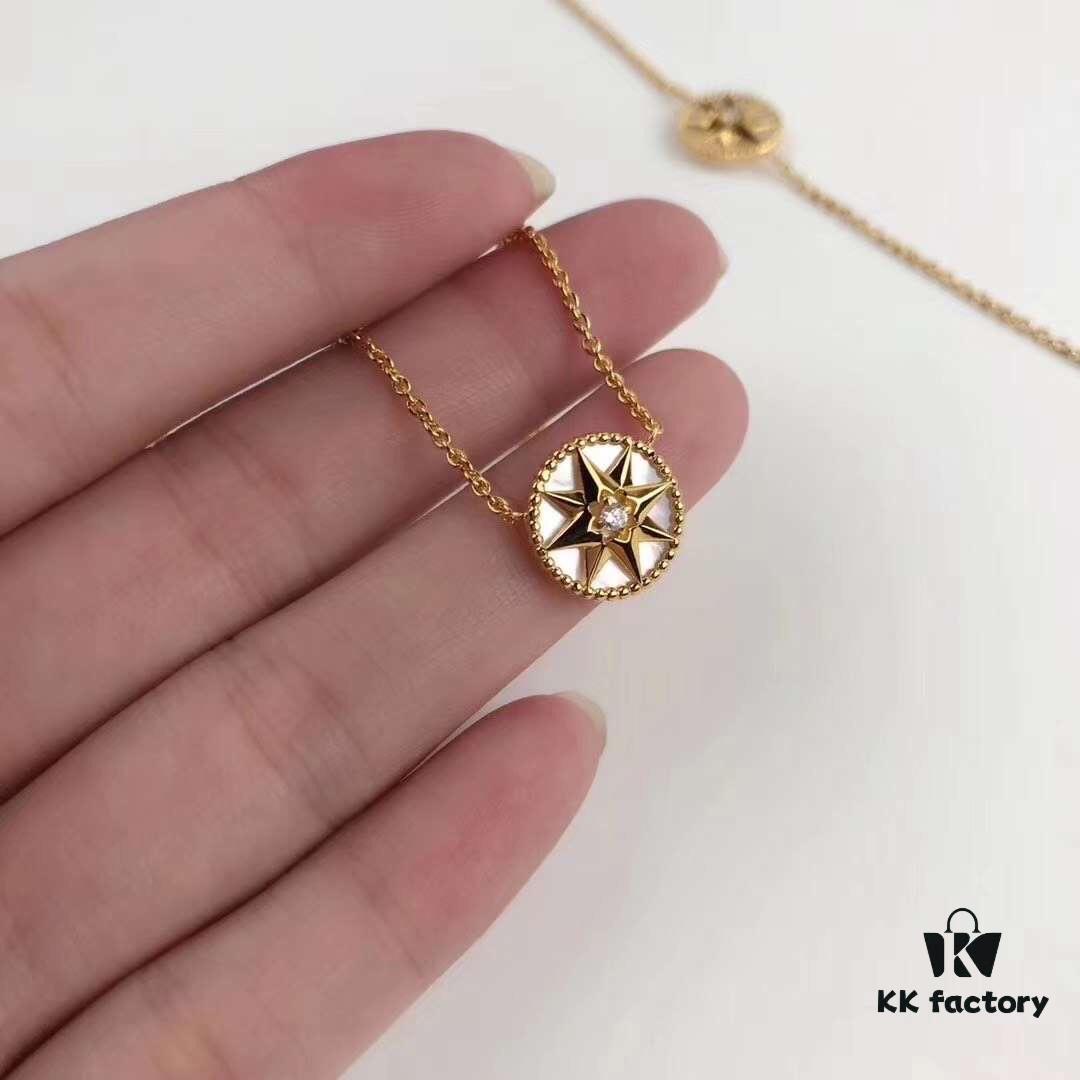 692ff76499f2d84055c8e0c4 New Hot-Selling Counter DIRO Compass Pendant, Reversible Design Loved by Celebrities
