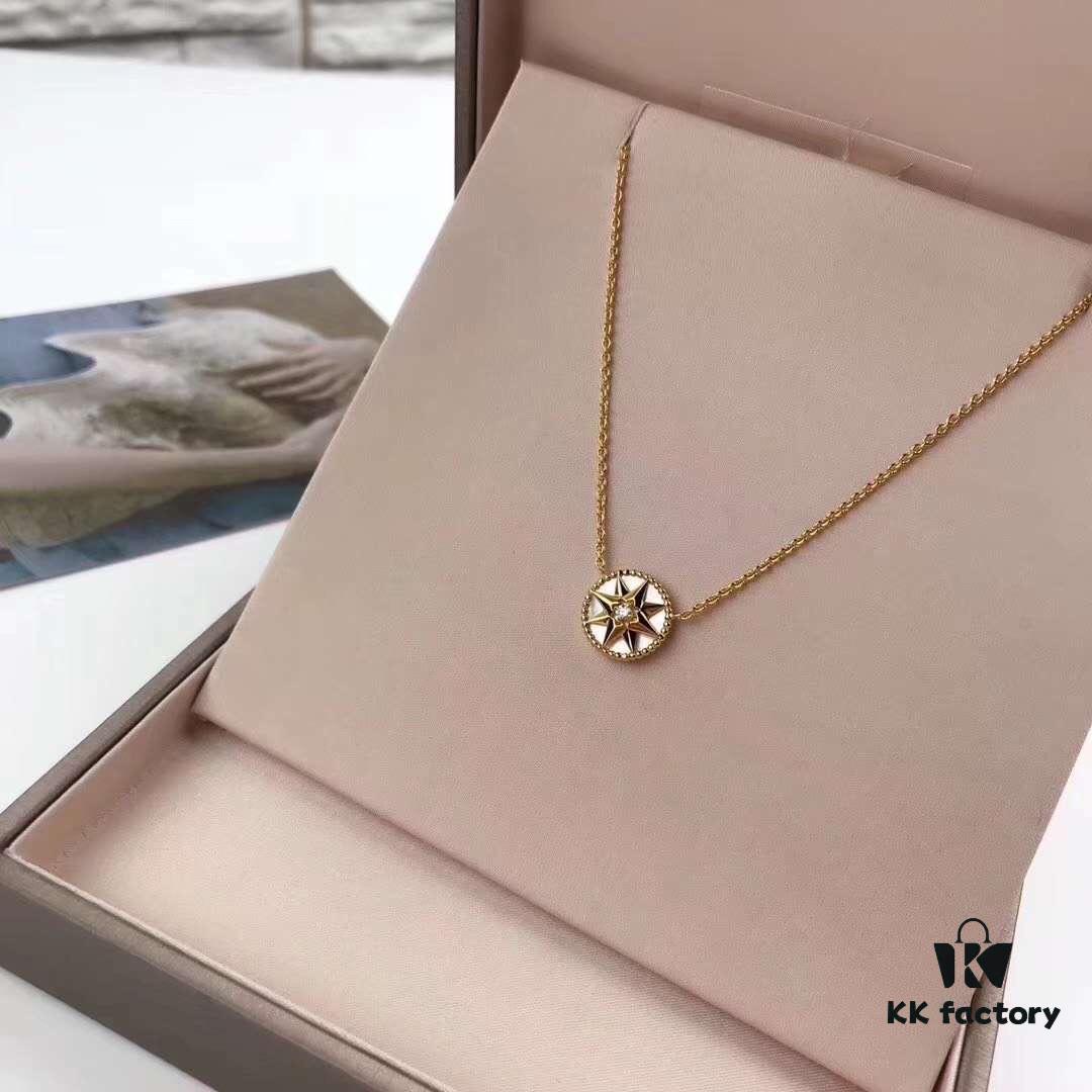 692ff76499f2d84055c8e0c8 New Hot-Selling Counter DIRO Compass Pendant, Reversible Design Loved by Celebrities