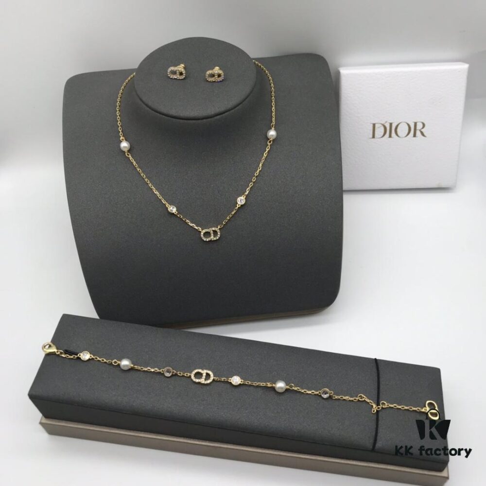 692ff77499f2d84055c8e0f2 Dior In Stock New Arrival Set
