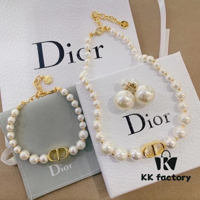 692ff77f99f2d84055c8e10a Dior CD Pearl Set (with Original Counter Packaging, Free Shipping)