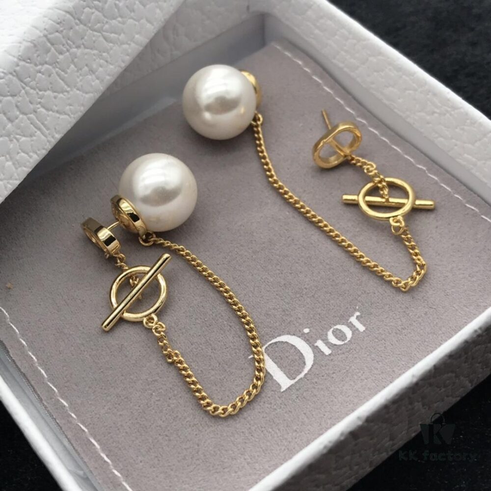 692ff7a499f2d84055c8e155 Dior In Stock New Arrival Stud Earrings