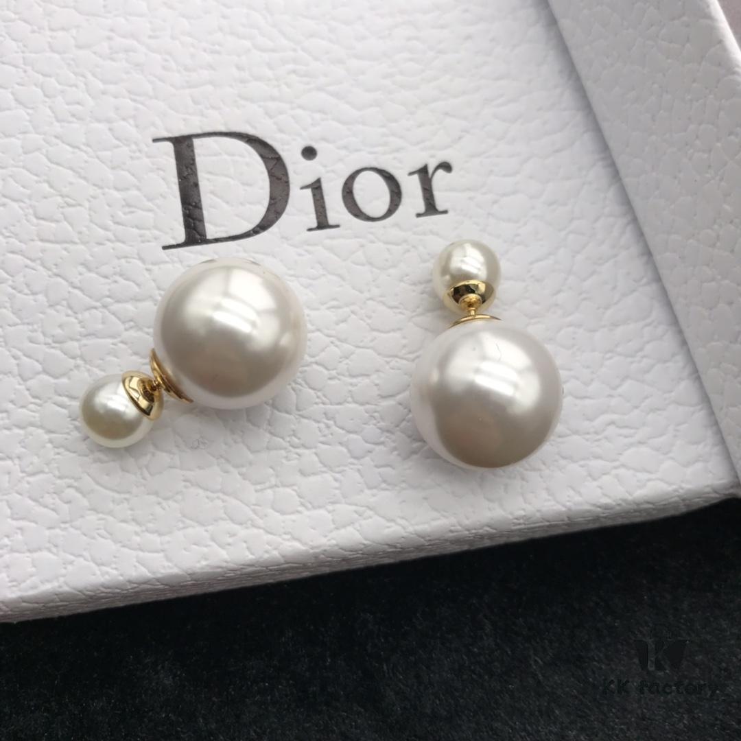 692ff7a799f2d84055c8e15c Dior In Stock New Arrival Stud Earrings
