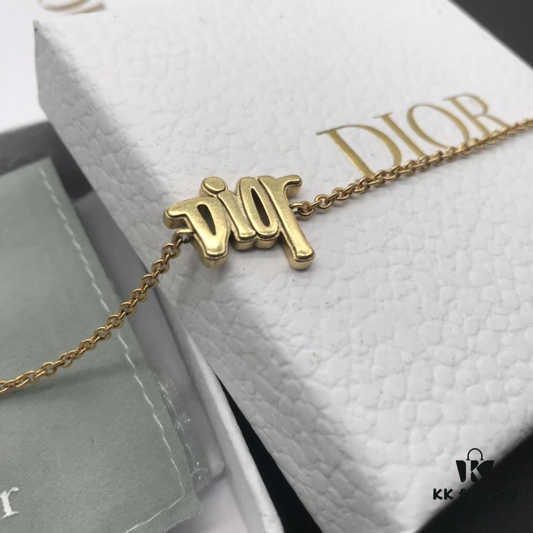 692ff7c399f2d84055c8e18c Dior In-Stock Style Dior Bracelet