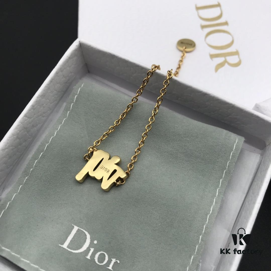 692ff7c799f2d84055c8e192 Dior In-Stock Style Dior Bracelet
