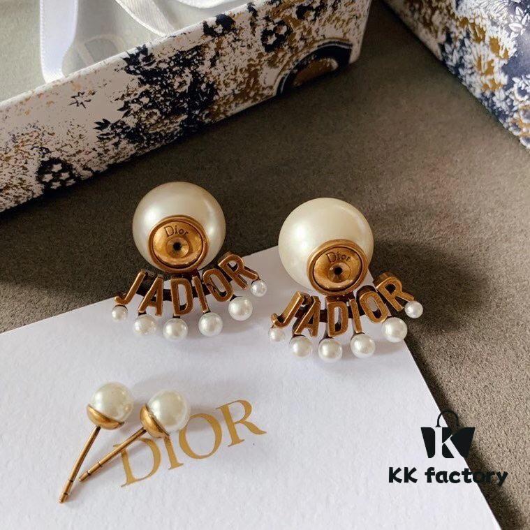 692ff7c799f2d84055c8e193 Dior Vintage Fan-Shaped Pearl Earrings