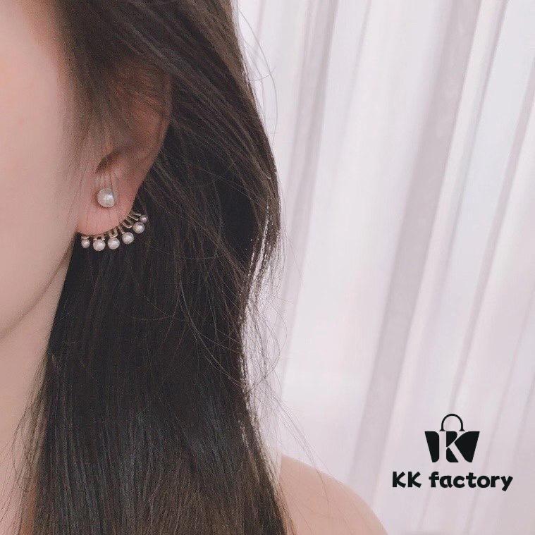 692ff7c899f2d84055c8e197 Dior Vintage Fan-Shaped Pearl Earrings