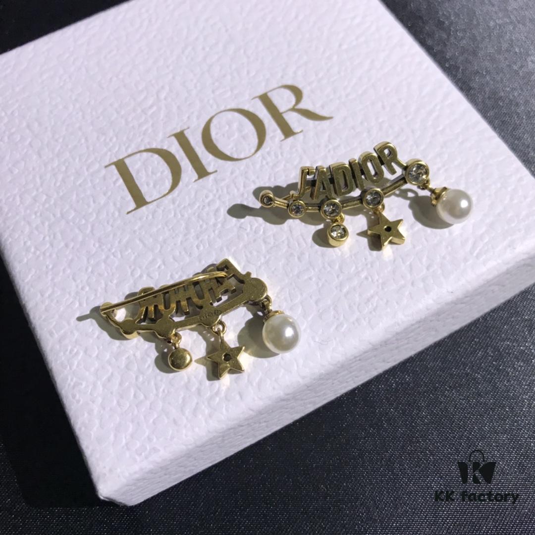 692ff7f199f2d84055c8e1db Dior In-Stock Style Stud Earrings