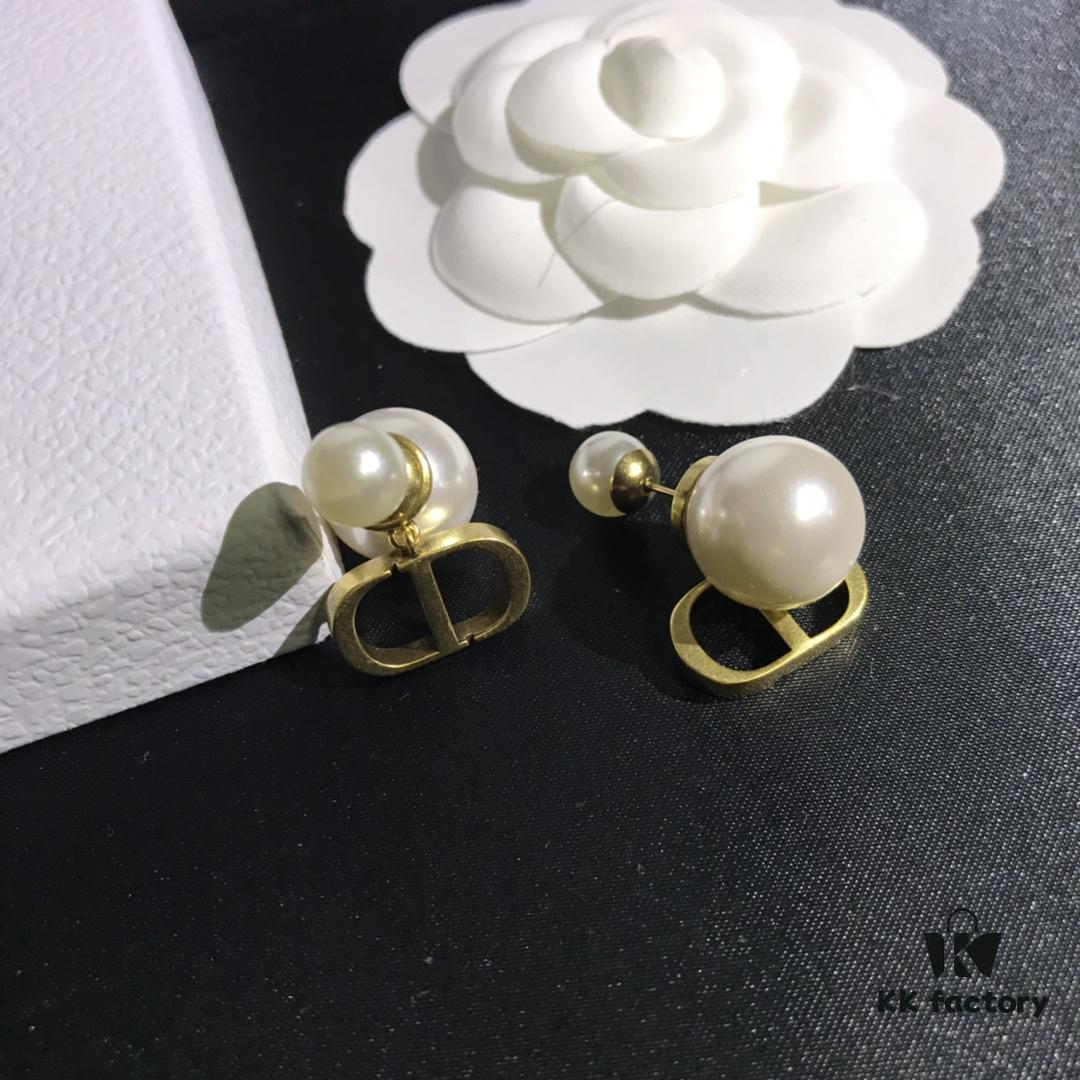 Dior In-Stock Style Stud Earrings