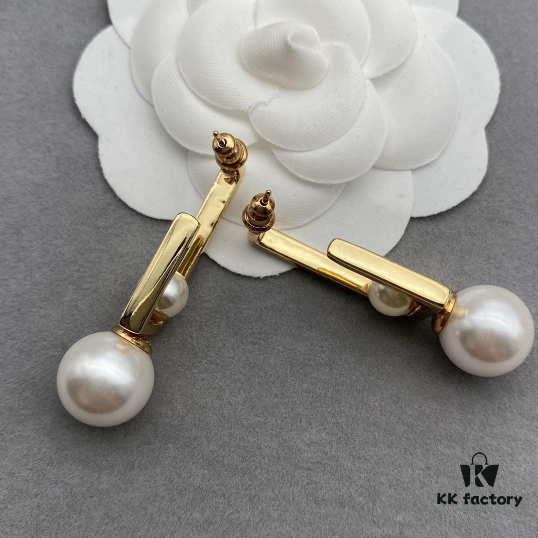 Dior Earrings, Irregular Style, Unique Design, Definitely Beautiful, Worth Buying