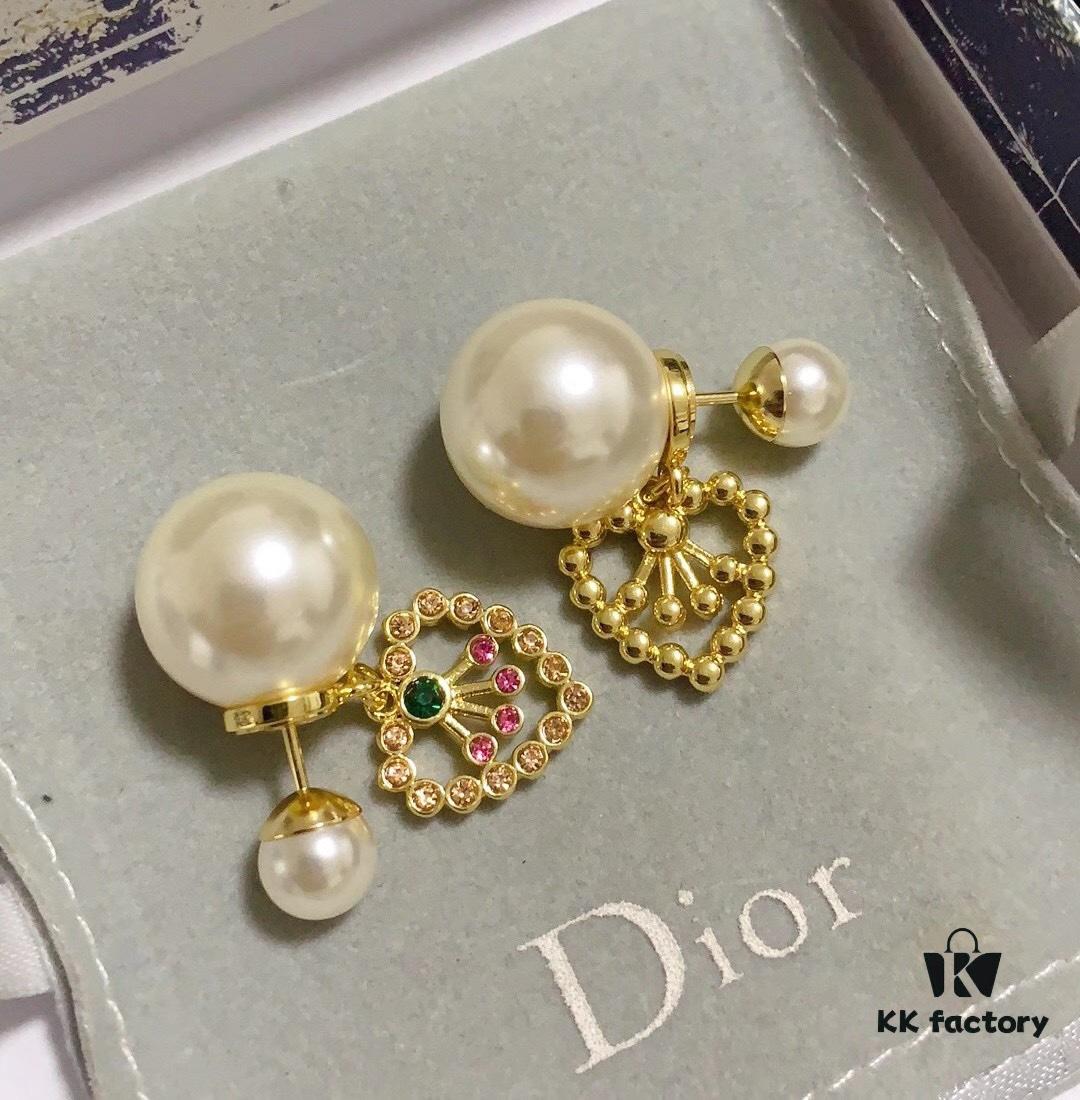 Dior Dazzling Diamond Heart Stud Earrings