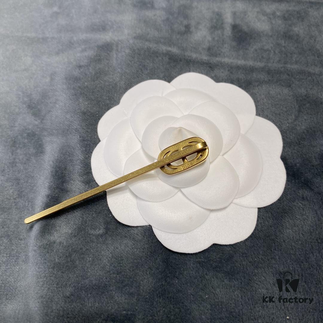 Dior CD Hair Clip, Same Material as Counter Version, Classic Retro Stylish Hair Accessory