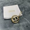 692ff84e99f2d84055c8e262 Dior CD Hair Clip, Minimalist and Fashionable, Extremely Elegant