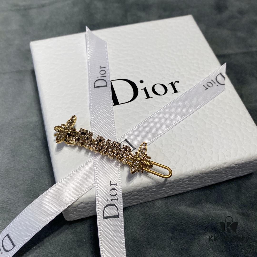 Dior Hair Clip, Instantly Captivating with Two Little Bees Circling Around