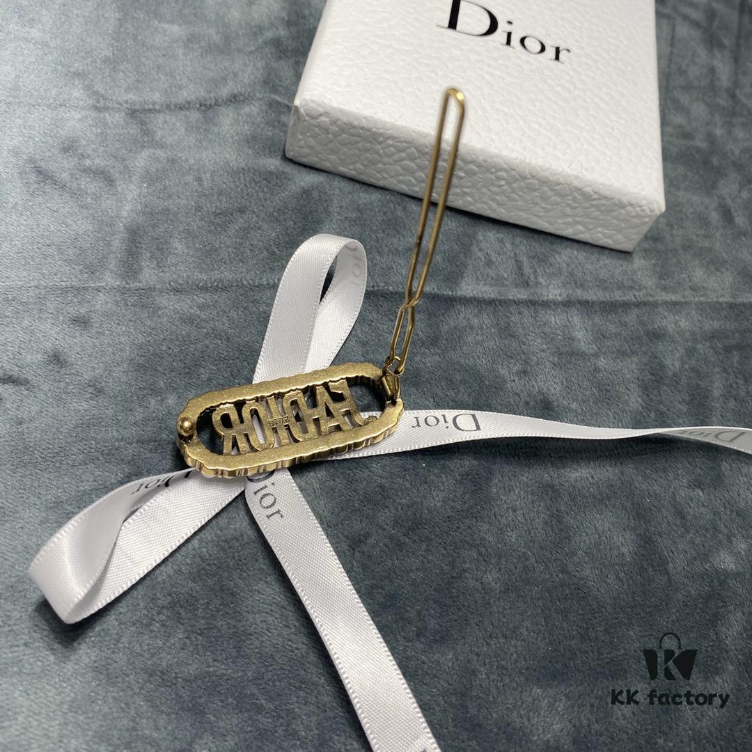 692ff85f99f2d84055c8e278 Dior JA Letter Pearl Hair Clip, Retro Vita Ga Series, Timelessly Classic