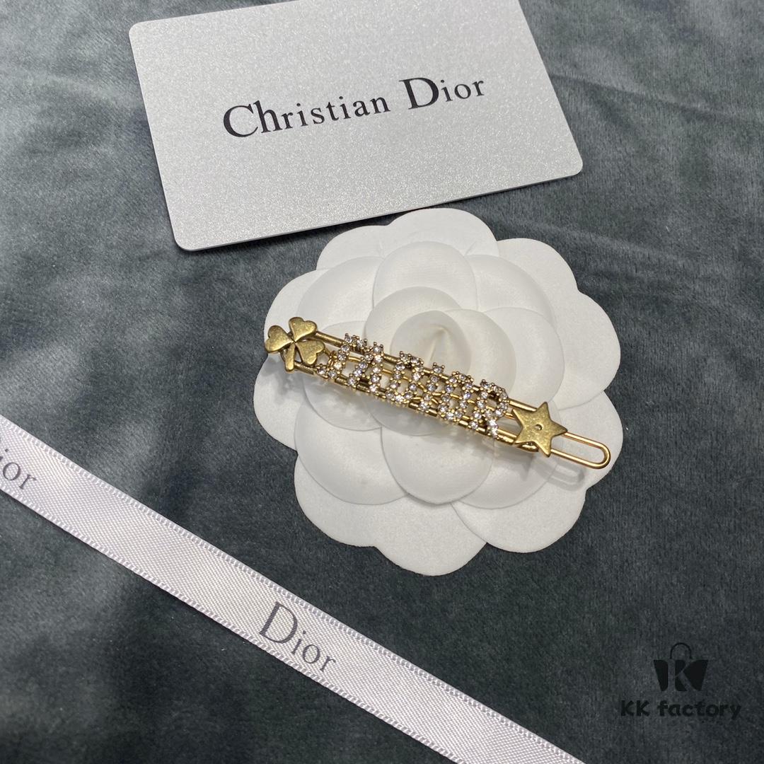 692ff86499f2d84055c8e281 Dior Letter Hair Clip, Same Material as Counter Version, Classic Retro Style, Fashionable and Elegant Best-Selling Hair Accessory