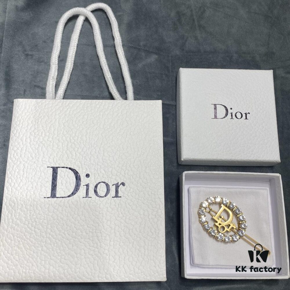 Dior Oval-Shaped Hair Clip with Sparkling Zircon-Circled Frame and Hollowed Letter Design