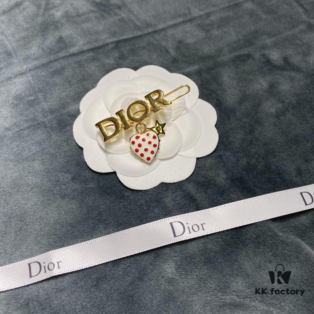 692ff86c99f2d84055c8e290 Dior Heart and Star Hair Clip, Exuding Delicate Elegance, Showcasing Outstanding Charm, Smooth Hardware Paired with Red Dot Heart is Perfect!
