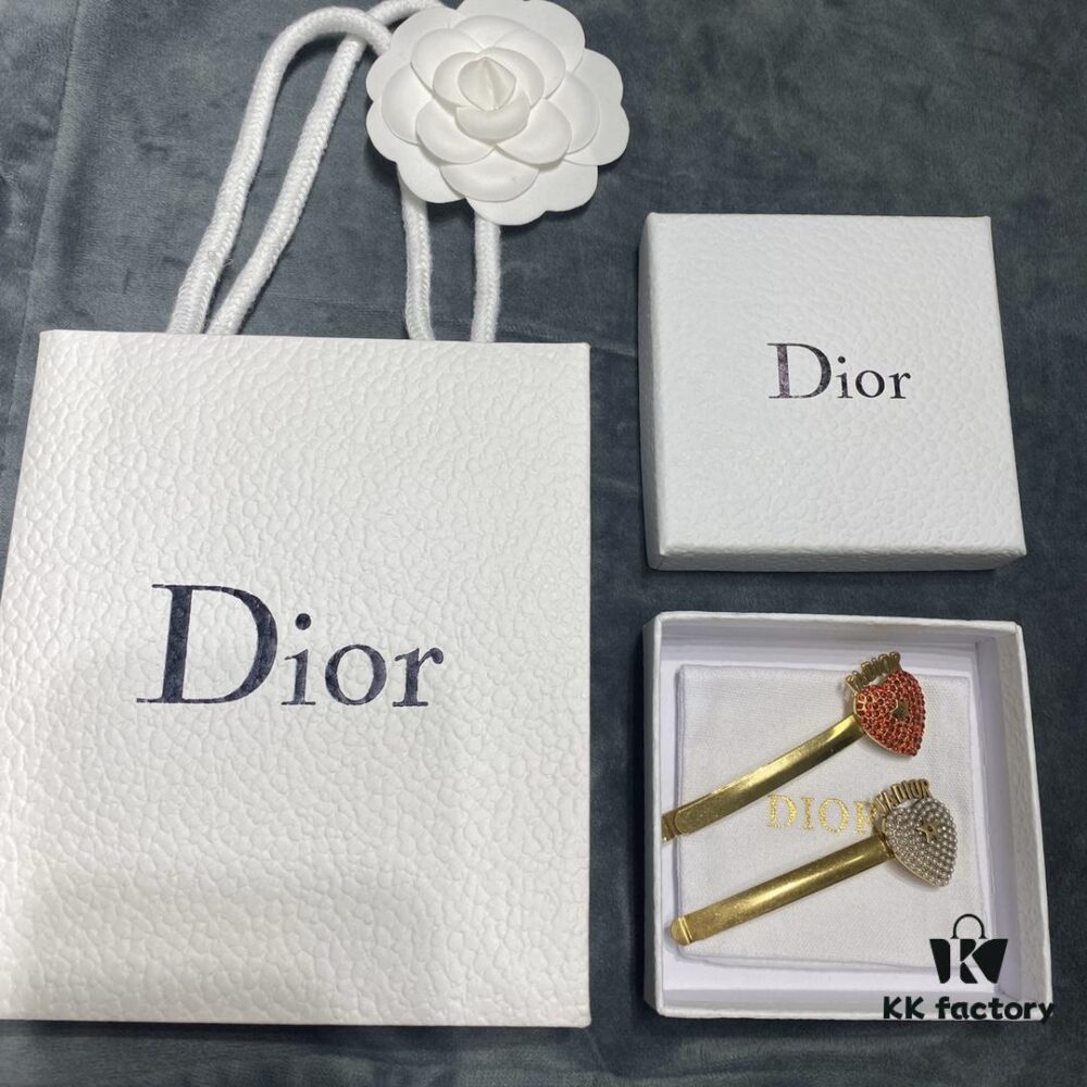 692ff87499f2d84055c8e29b Dior Jadior Letter Hair Clip – Fairy-Inspired Design, Two Styles: Star-Shaped Heart with Full Rhinestones and Heart with Small Pearl Accents, Bling Bling Sparkle
