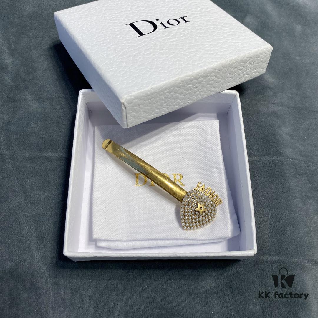 692ff87799f2d84055c8e2a0 Dior Jadior Letter Hair Clip – Fairy-Inspired Design, Two Styles: Star-Shaped Heart with Full Rhinestones and Heart with Small Pearl Accents, Bling Bling Sparkle
