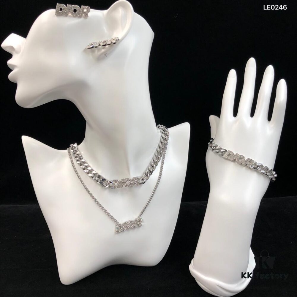 692ff87799f2d84055c8e2a1 Dior New Arrival Set