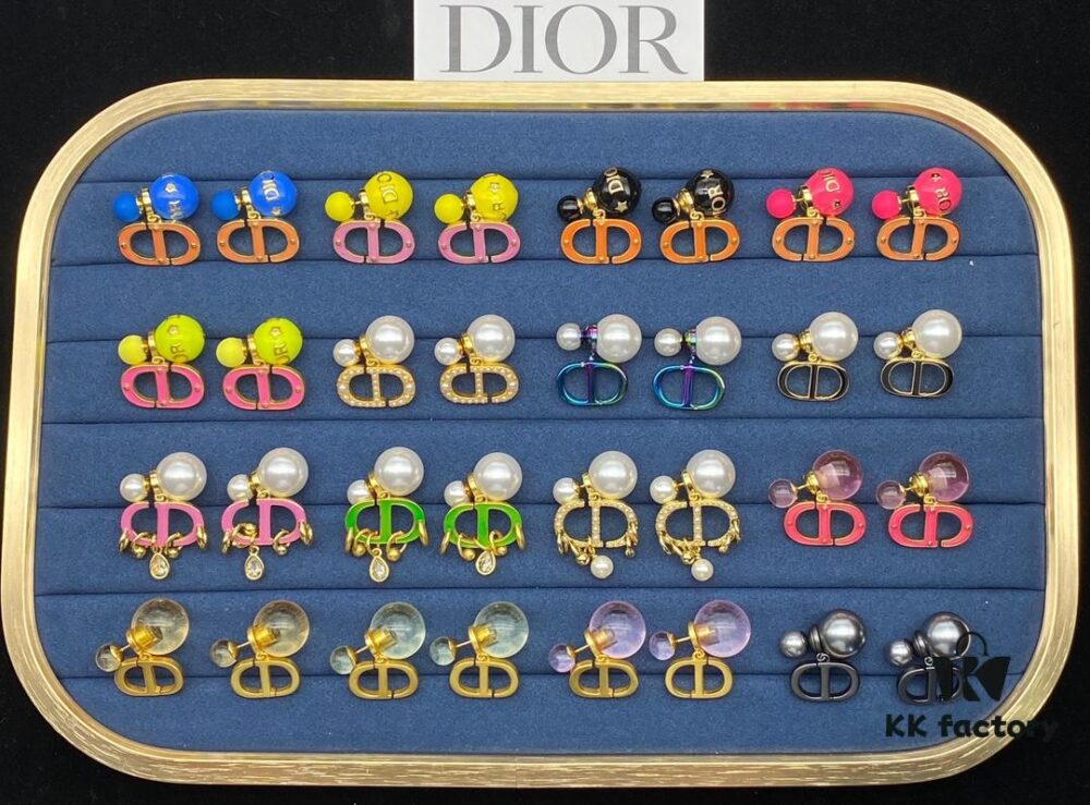 692ff8c899f2d84055c8e323 Dior Stud Earrings Collection Set