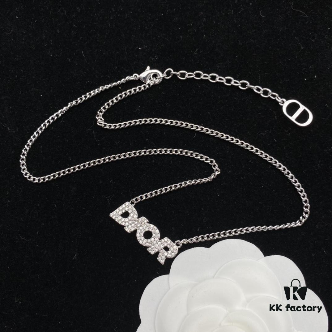 692ff8e199f2d84055c8e352 Dior New Diamond-Inlaid Letter Fashion Elegant Necklace