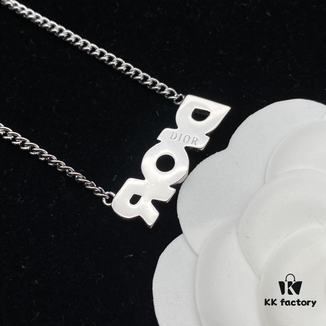 692ff8e299f2d84055c8e353 Dior New Diamond-Inlaid Letter Fashion Elegant Necklace