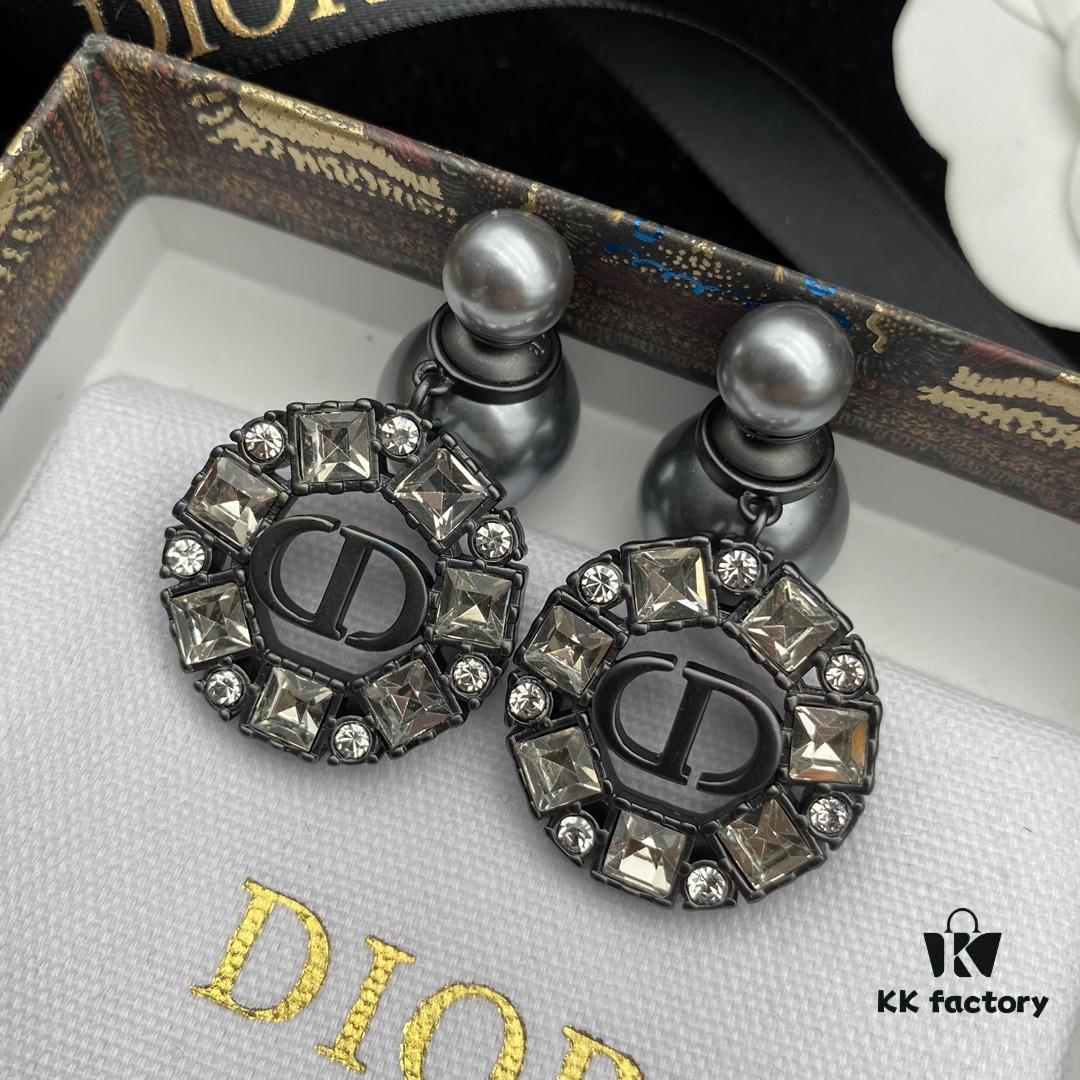 692ff90099f2d84055c8e37c Dior New Letter Pearl Diamond-Inlaid Elegant Retro Stud Earrings