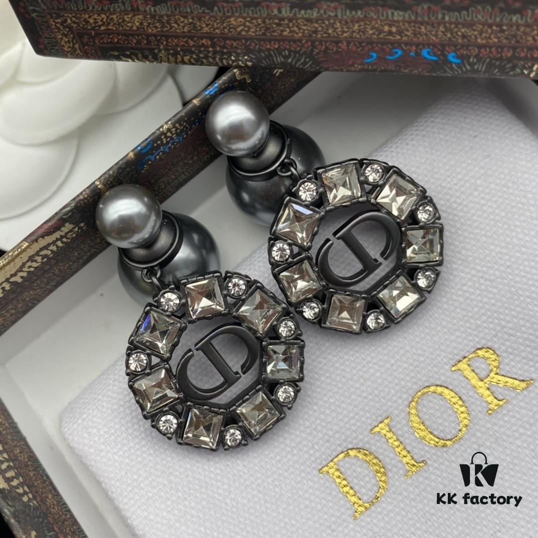 692ff90199f2d84055c8e37e Dior New Letter Pearl Diamond-Inlaid Elegant Retro Stud Earrings