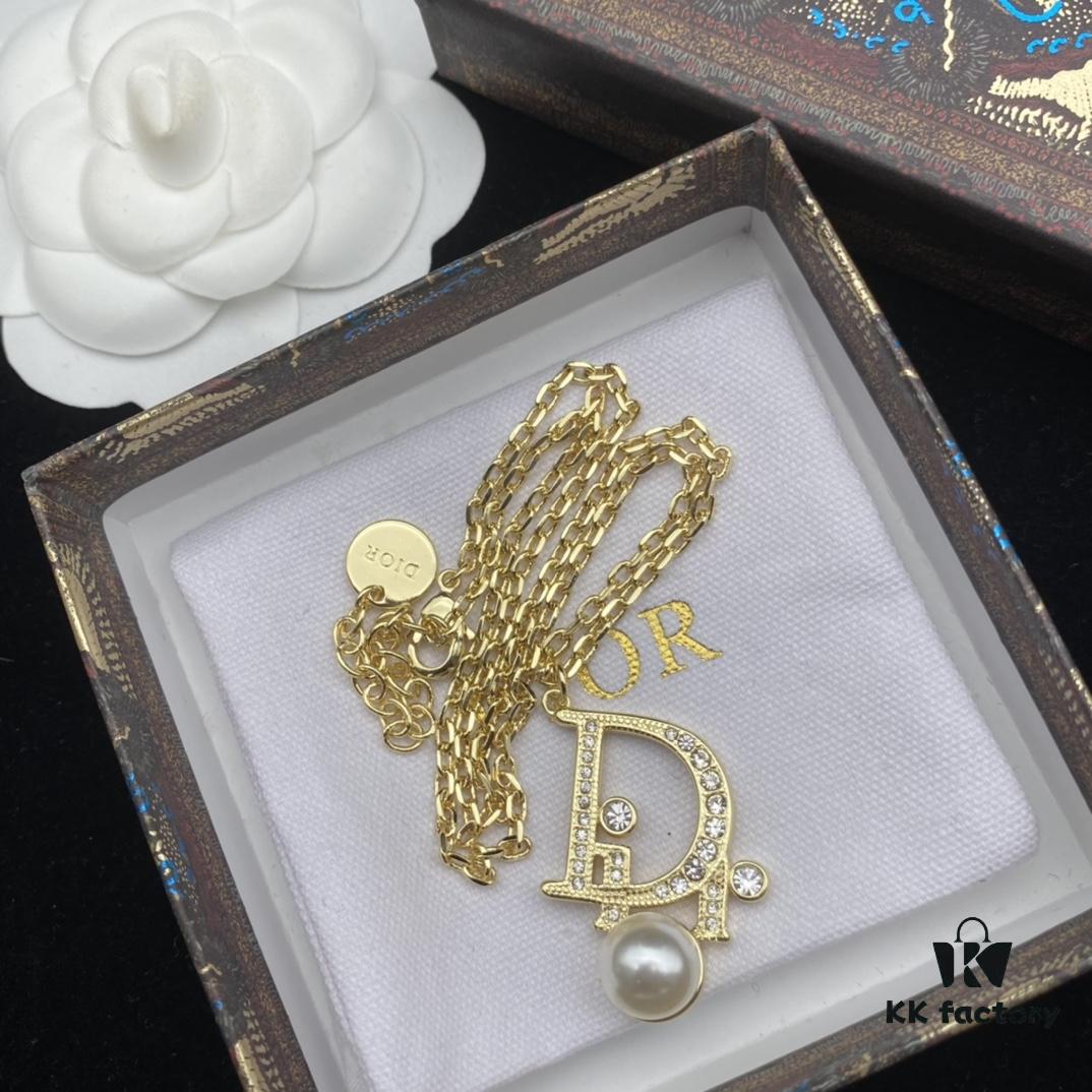 Dior New Style Letter Pearl Diamond-Inlaid Elegant Retro Design