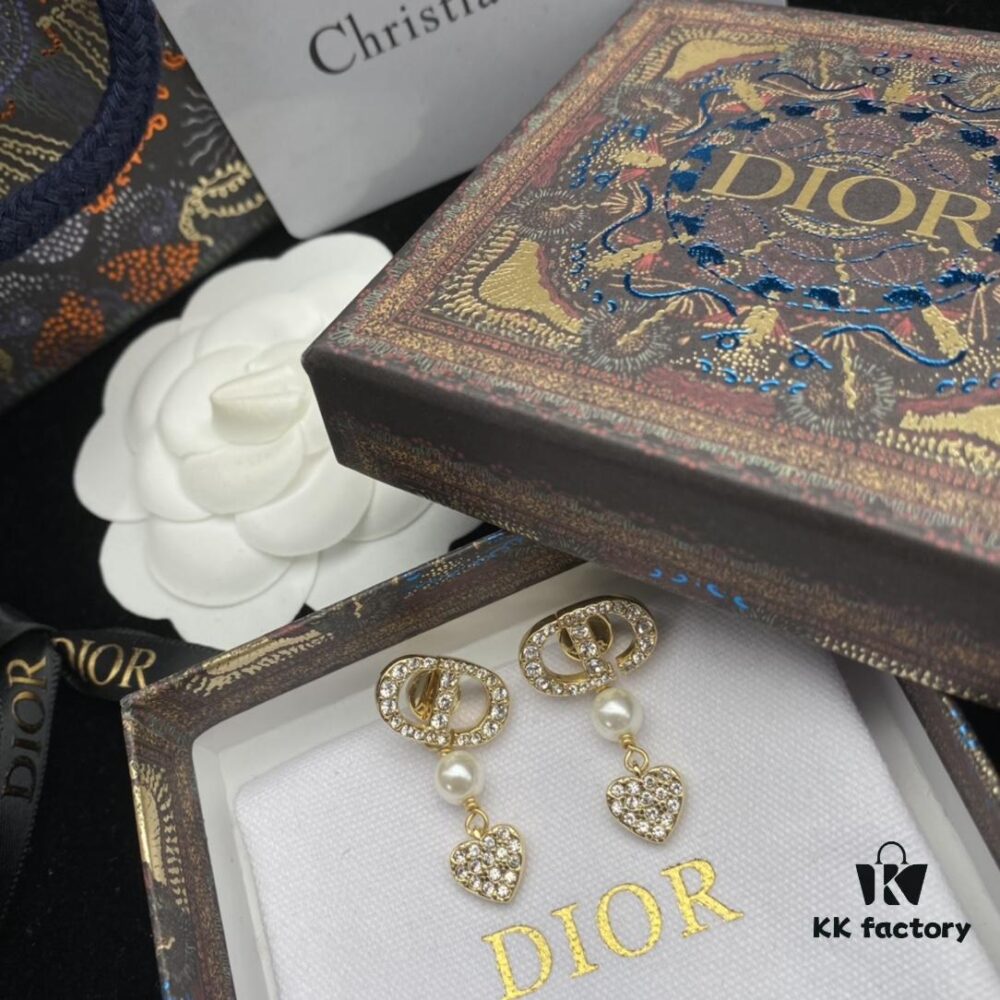 692ff90d99f2d84055c8e391 Dior New Letter Heart Pearl Diamond-Encrusted Vintage Tassel Stud Earrings