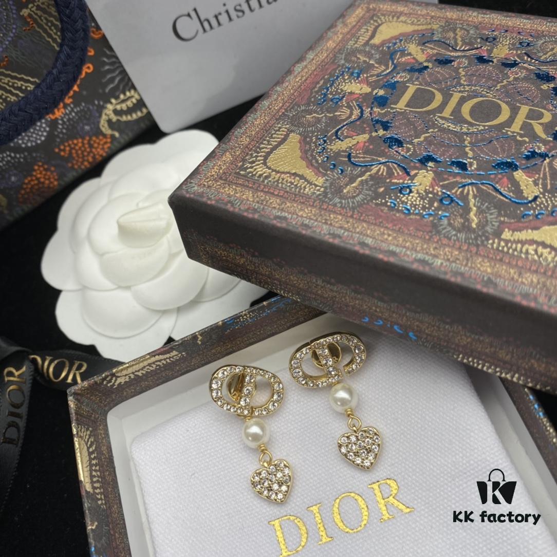 692ff90d99f2d84055c8e391 Dior New Letter Heart Pearl Diamond-Encrusted Vintage Tassel Stud Earrings