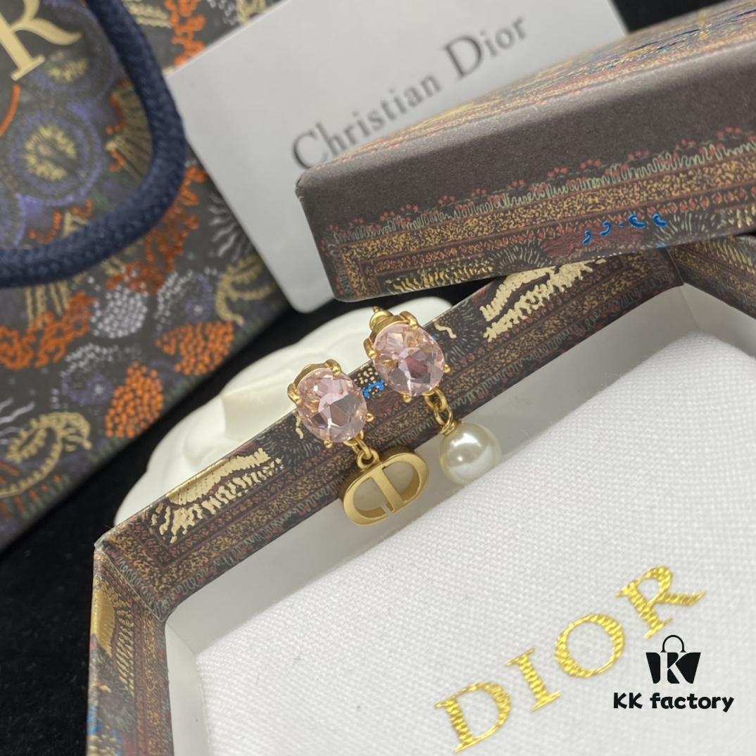 692ff91399f2d84055c8e39b Dior New Letter Pearl Inlaid Diamond Elegant Vintage Stud Earrings